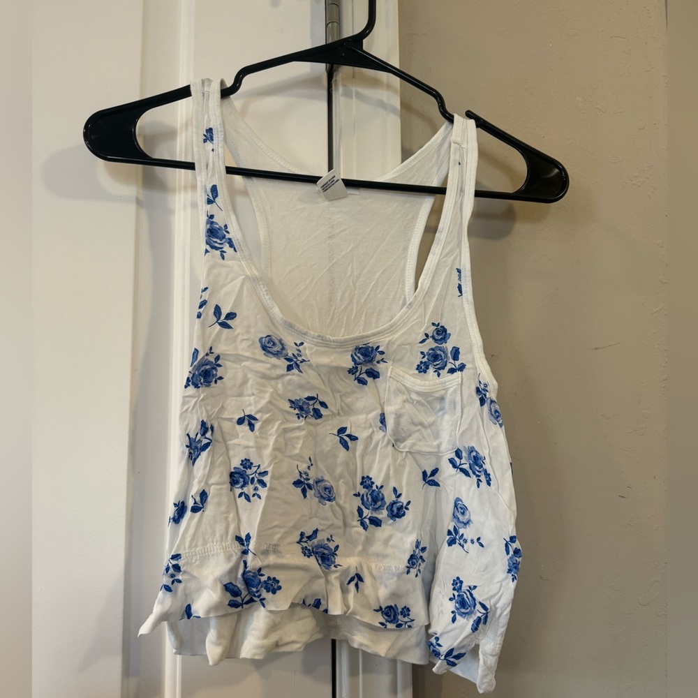 Blue floral Forever 21 cropped tank